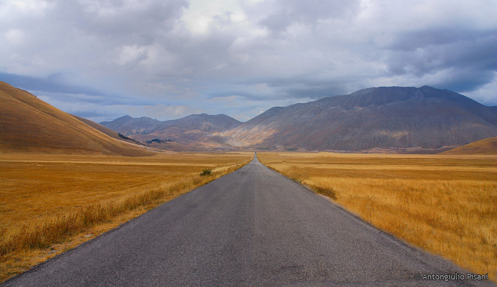 La Strada Lungo il Deserto
