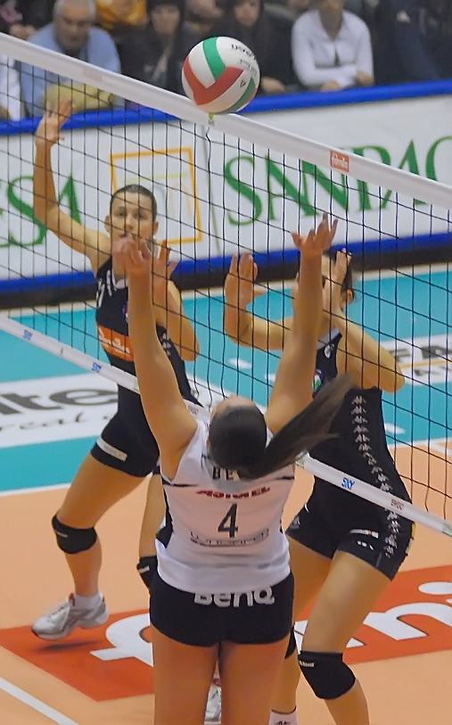 Lindsey Berg in alzata