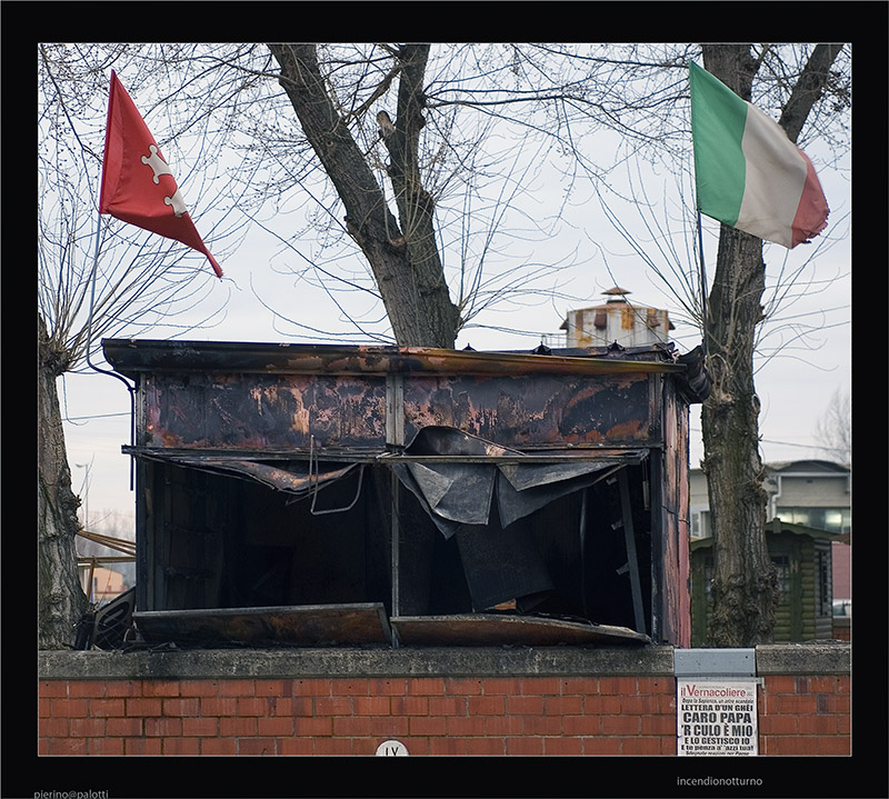 incendio notturno al Km IV