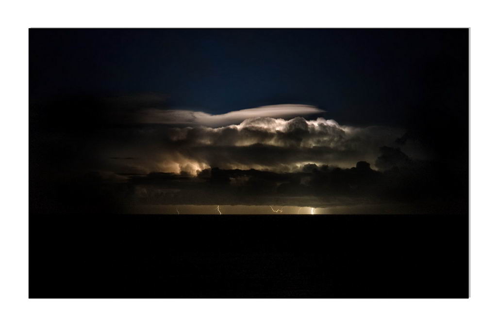 Fulmini all'orizzonte