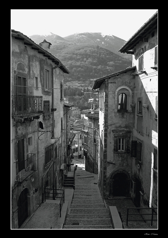 Tra le strade del borgo