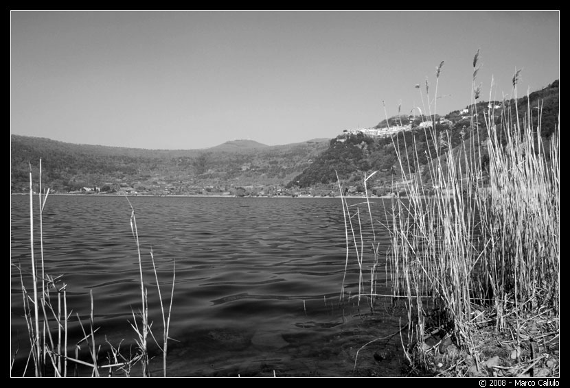 Lago di Nemi B/N #1