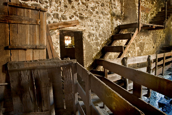 Maglio di Clanezzo - Interno particolare del ballatoio superiore