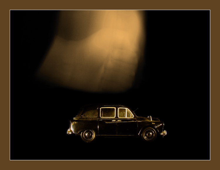 Atti di vandalismo contro auto in sosta