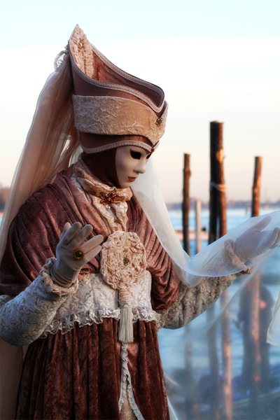 maschera al tramonto