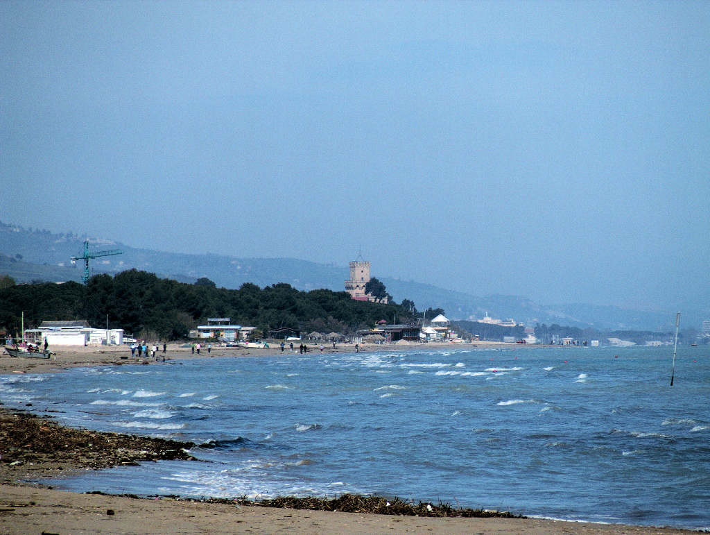 Torre di cerrano dal mare