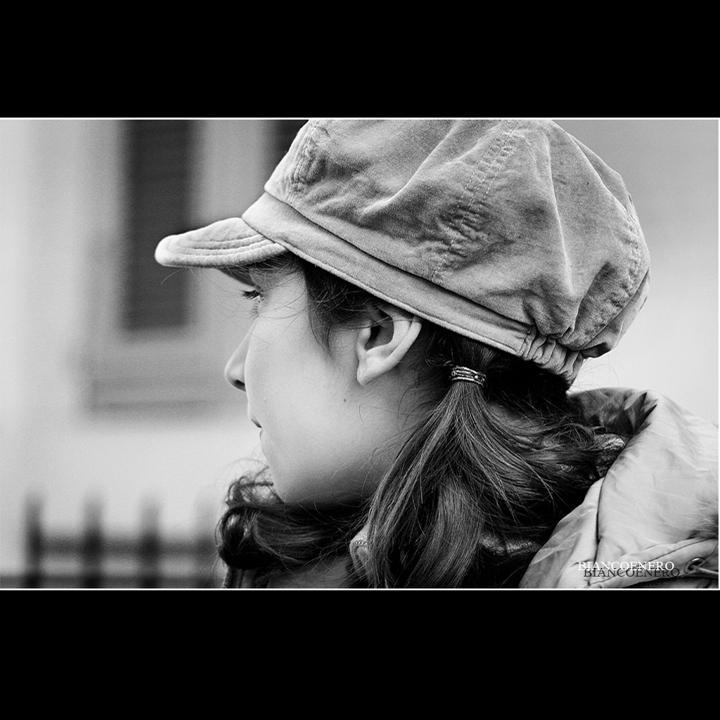 ::: ...E MI VOLTI LE SPALLE... :::