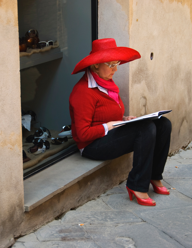 La lettrice........in rosso