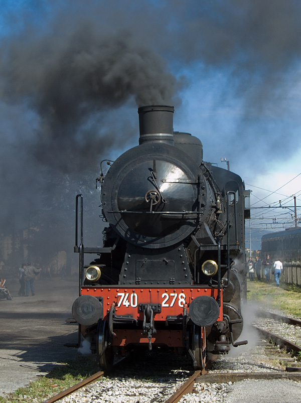 E la locomotiva sembrava fosse un mostro strano...