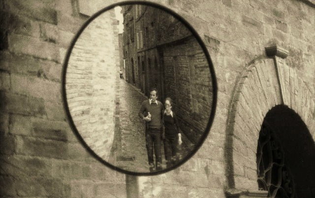 riflessi in uno specchio