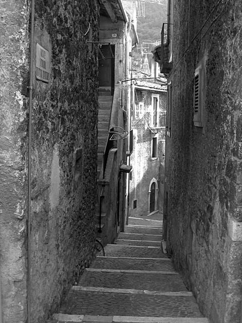 Tra le viuzze ...... 1 Scanno ( Aq)