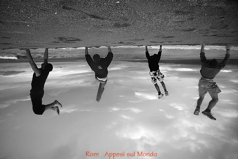 Appesi sul Mondo