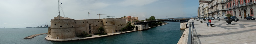 Castello e Ponte Girevole