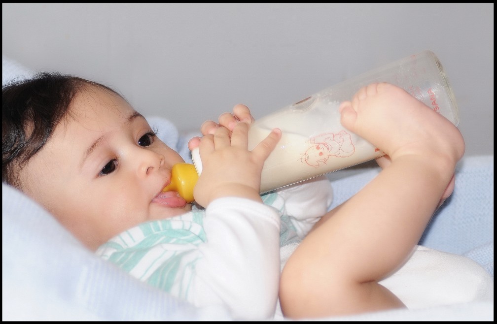 il cucciolo si autoalimenta!!