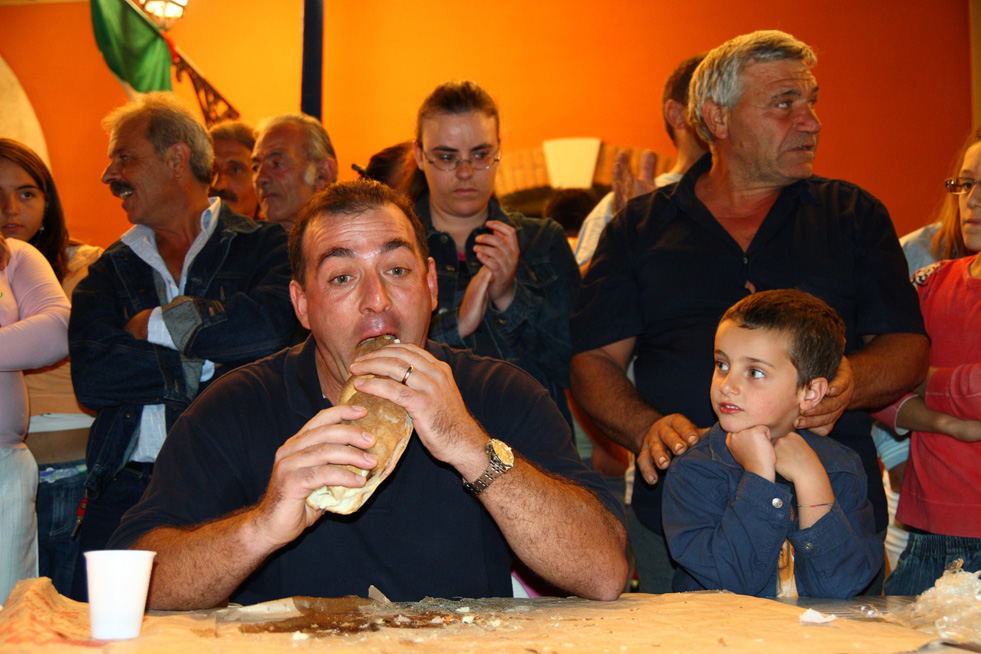 assaggiando il panino