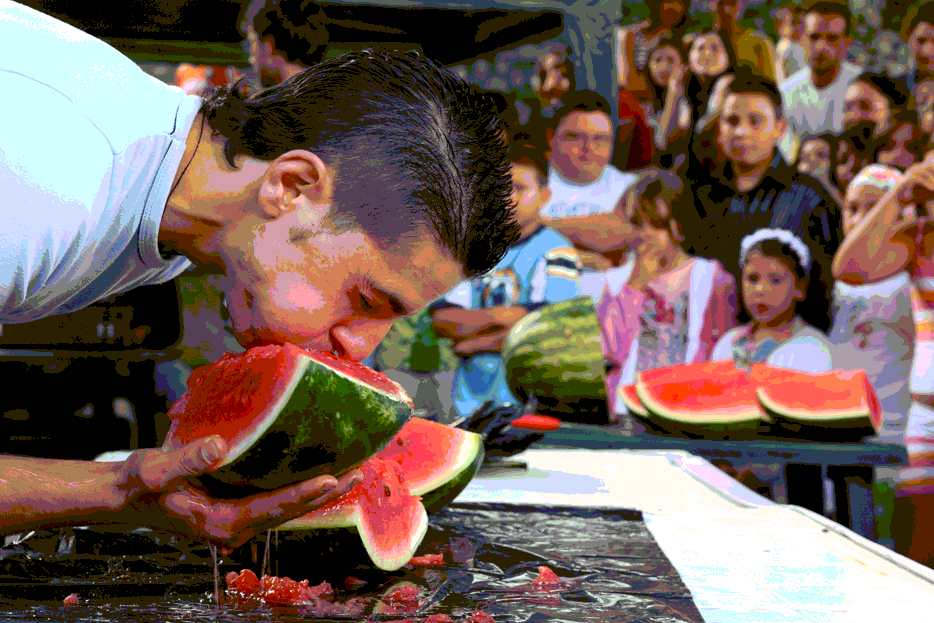 assaggiando un p� d'anguria