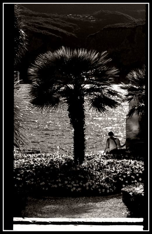 pensieri in riva al lago