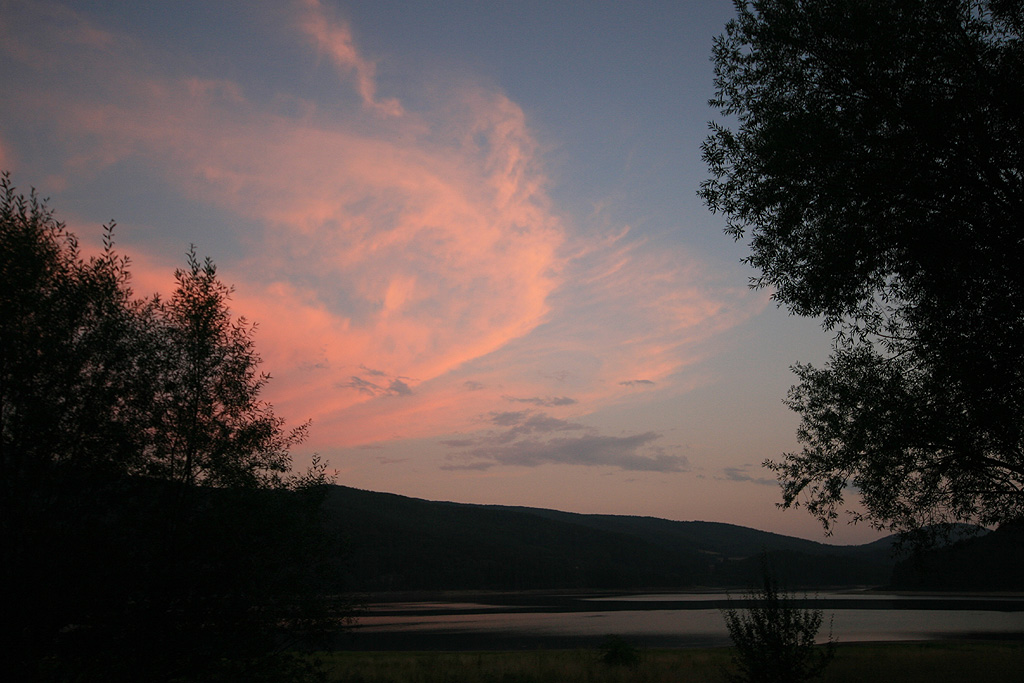 TRAMONTO SUL LAGO IN SILA