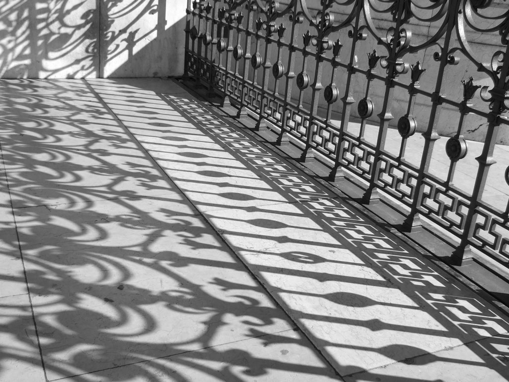 le ombre. al di qua.