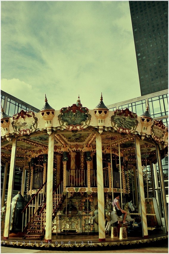 carousel, la defanse.2