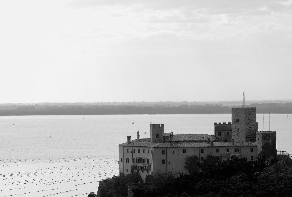 Il castello di Duino B/N