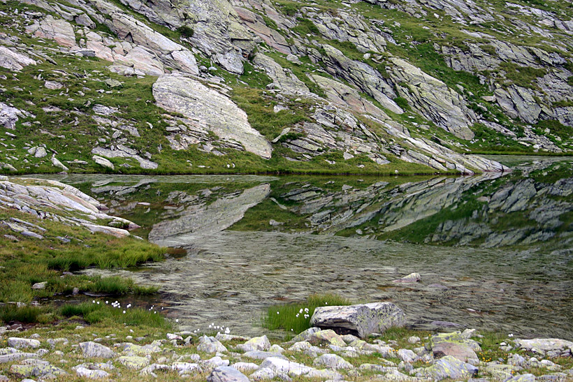 Lago di Zjoueil (con riflesso)