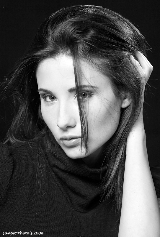 B&W