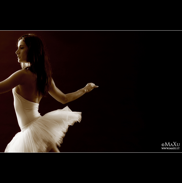 ...uscendo di scena.