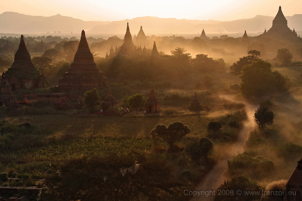 THE MIDDLE EARTH - Myanmar