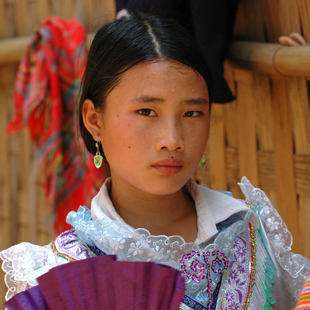 Con il vestito della festa