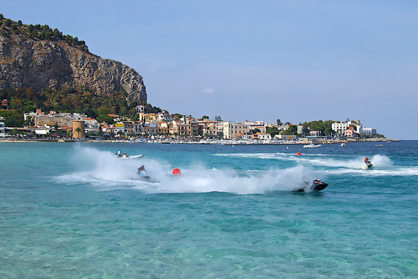 IN MOTO A MONDELLO