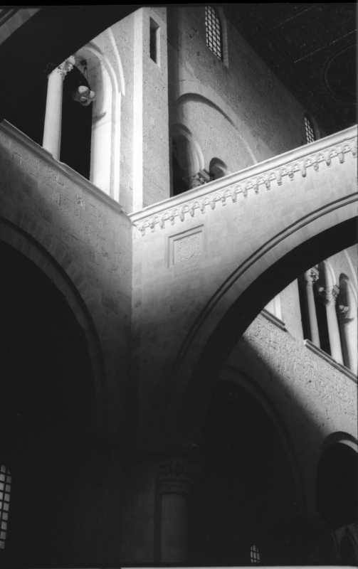 Basilica diSan Nicola - Bari- Veduta dell'interno