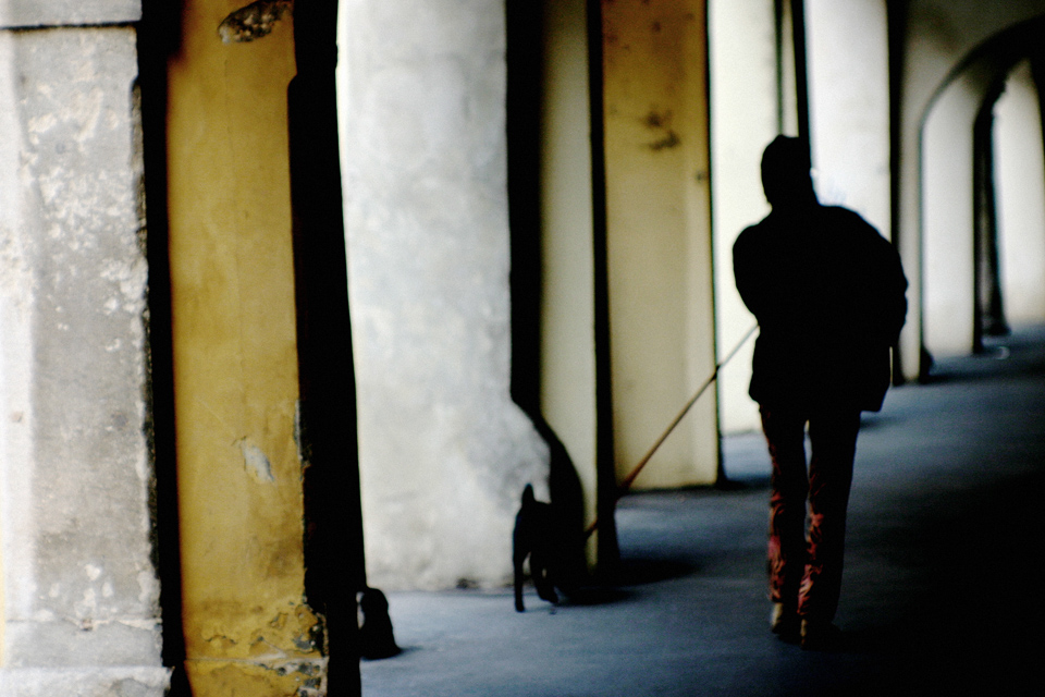 Passeggio sotto i portici