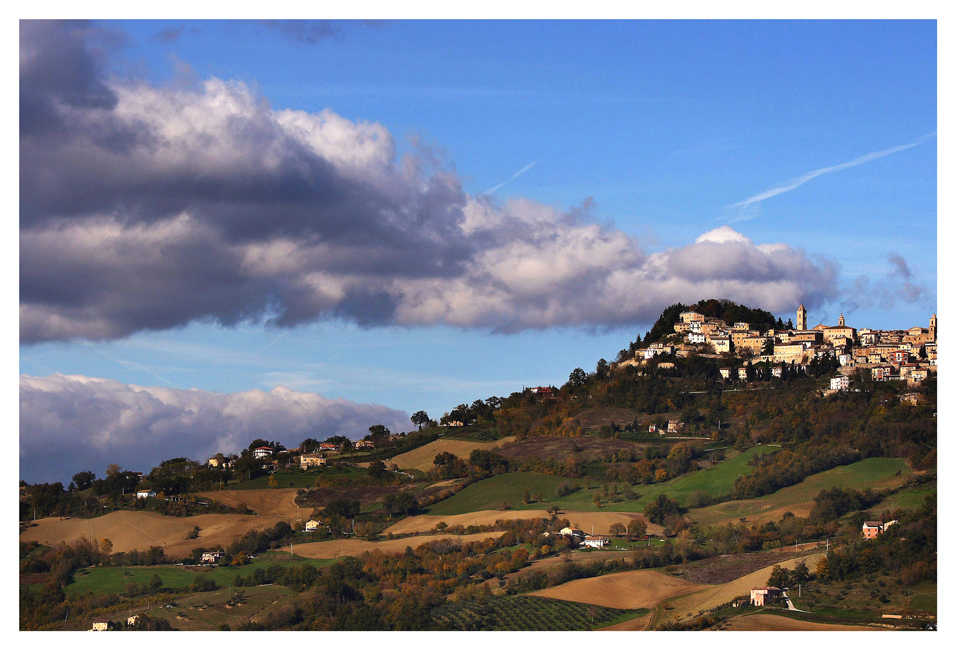 Nuvole verso il Paese
