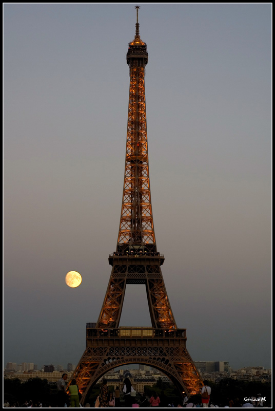 Paris Moon