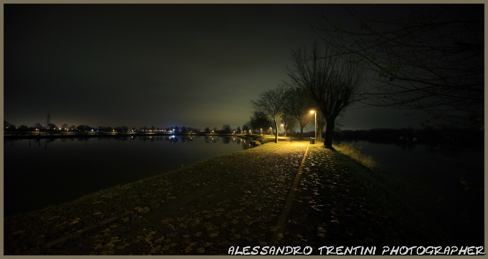 lago in notturna....