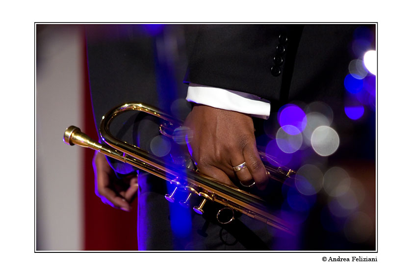 Introducing with..Le chic