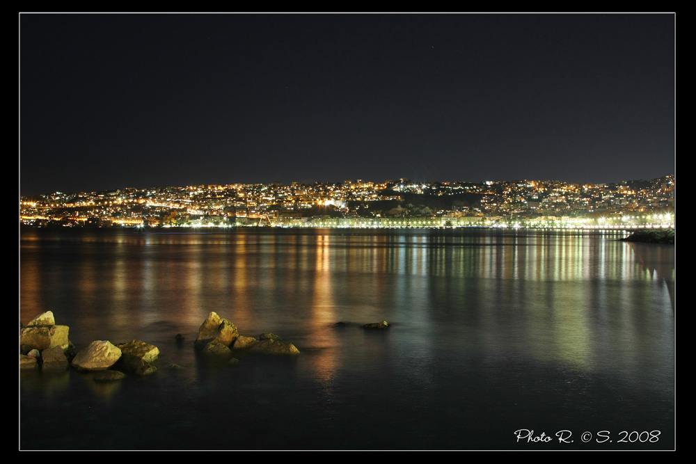 Napoli in notturna