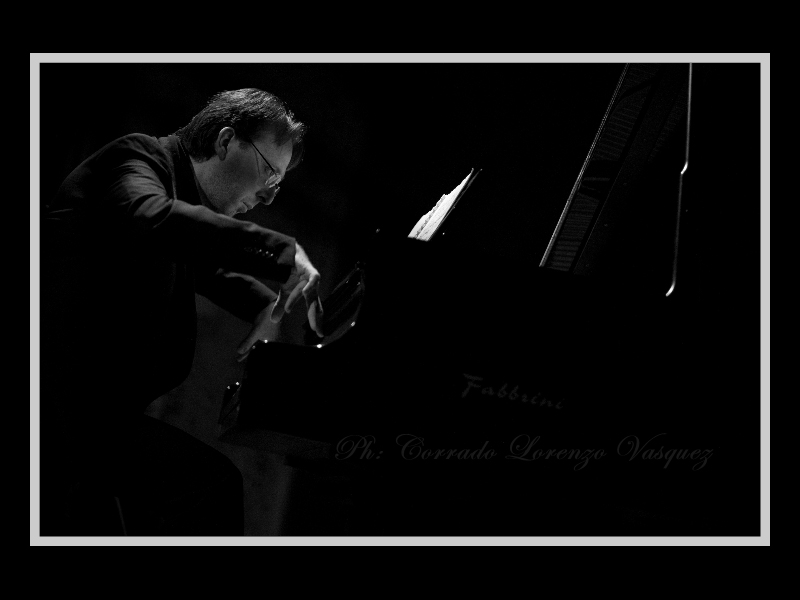 Roberto Prosseda musica per pianoforte al palazzo Biscari di Catania.