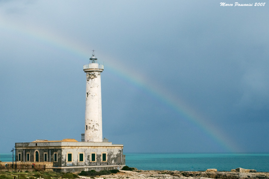 Il faro e l'arcobaleno