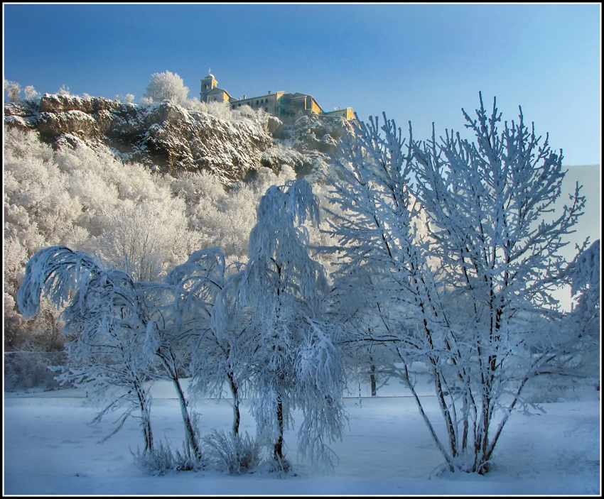 .... monastero sospeso ...  (BL)