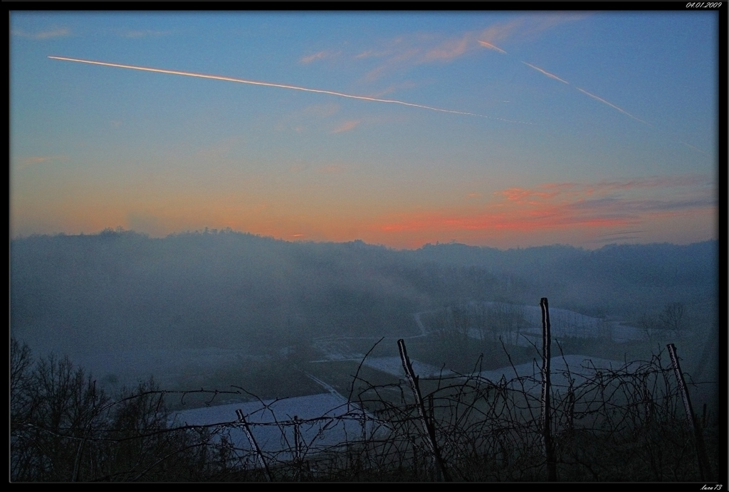 crepuscolo con nebbia