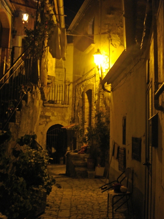 PIETRELCINA  "ANGOLO NASCOSTO  "