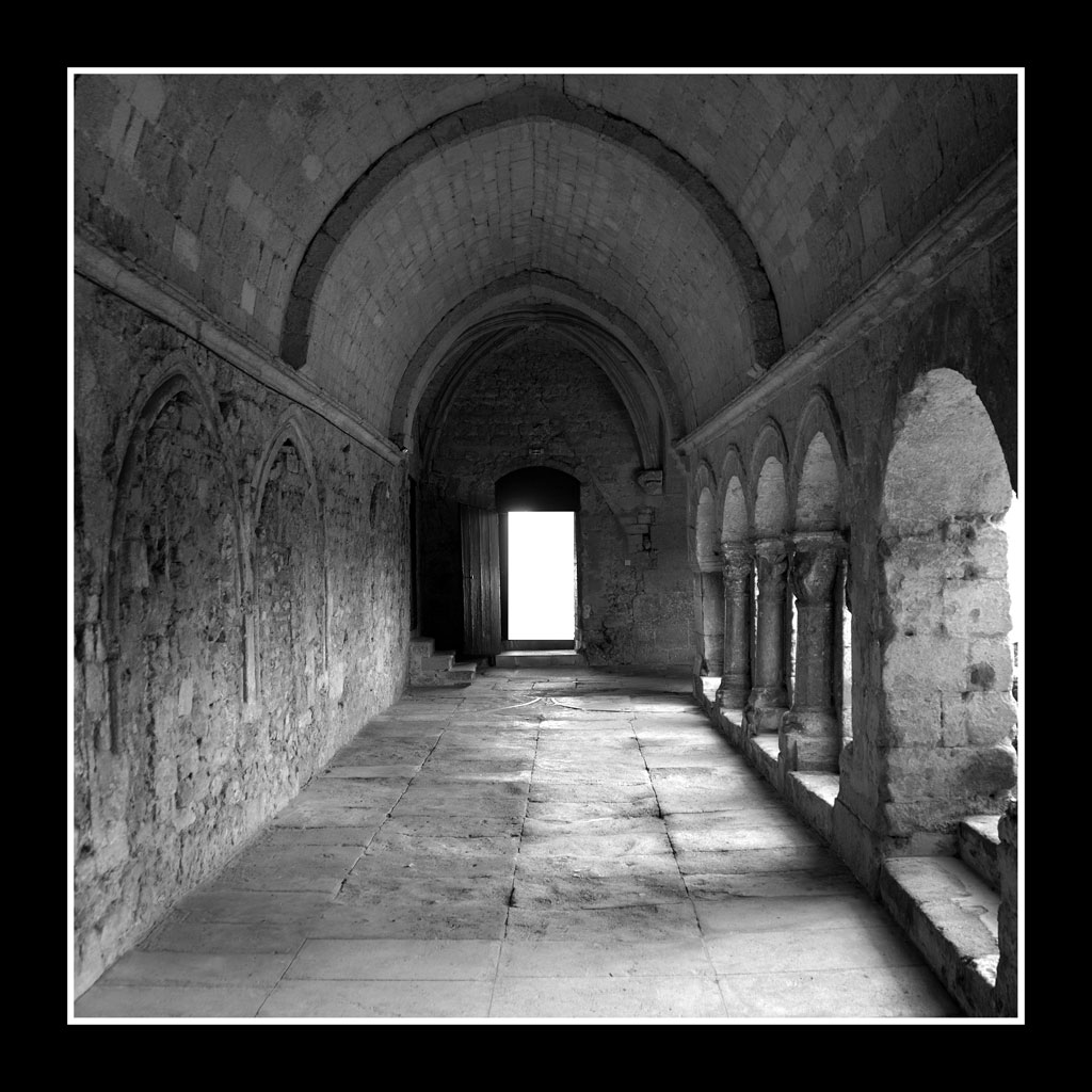 la porta � aperta bn