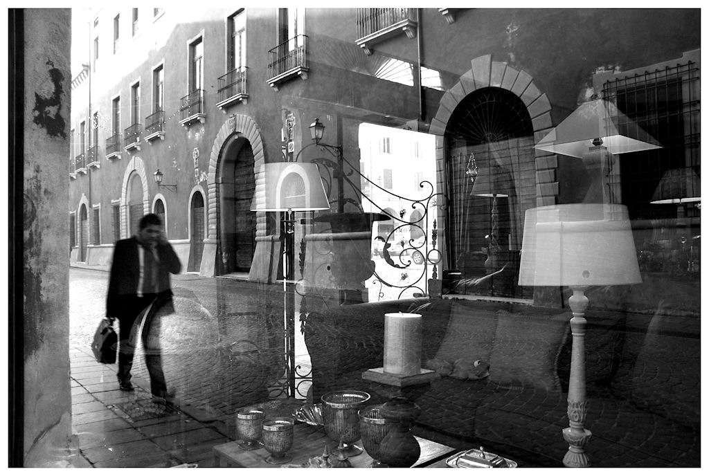 solo me ne vo ......