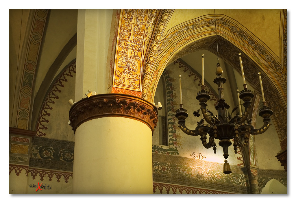 Lampadario in chiesa