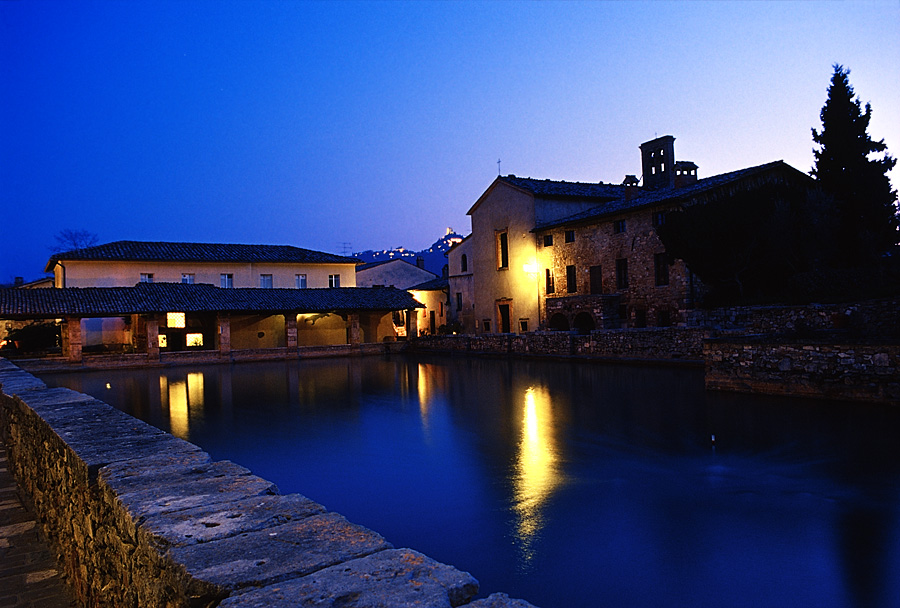 Bagno vignoni piazza della vasca