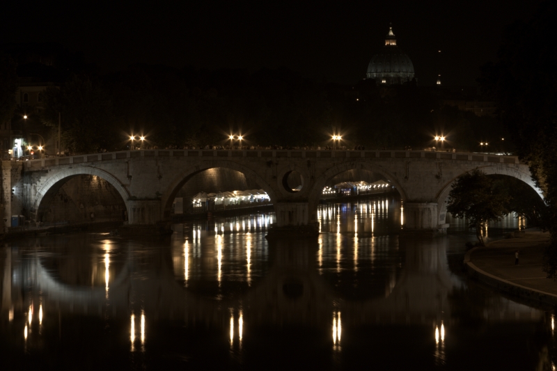 la cupola nella notte