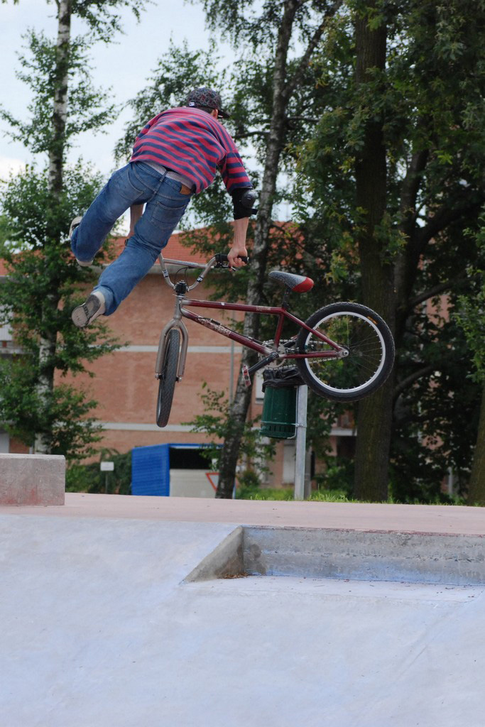 skate park con bike..