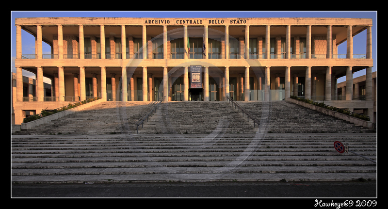 ...Architettura Eur 4...con divieto di sosta!!